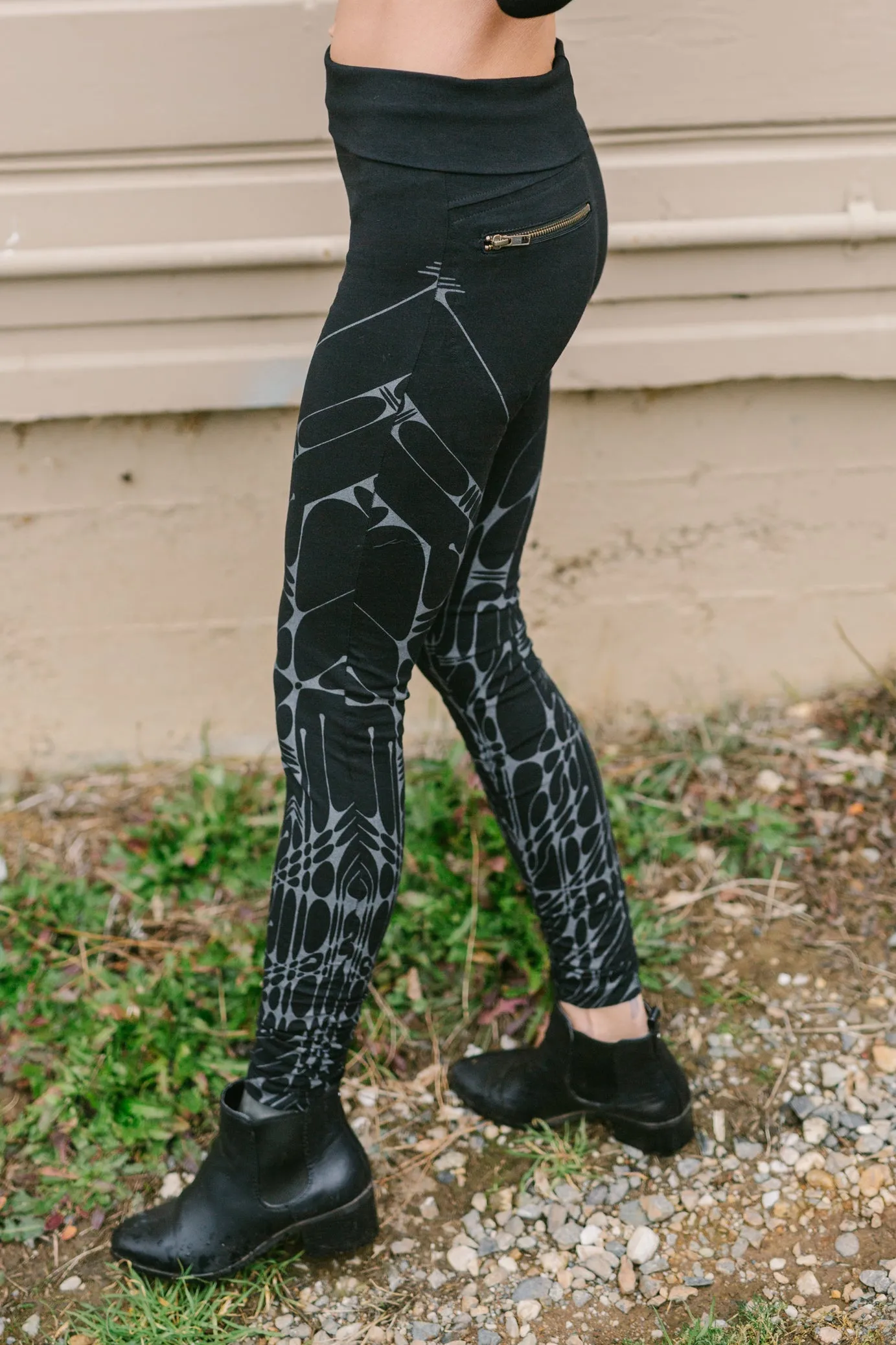 Arrow Leggings - Black/Gray